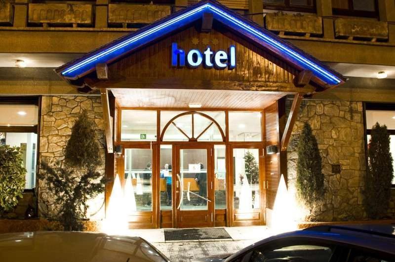 Hotel Victoria Аринсал Екстериор снимка